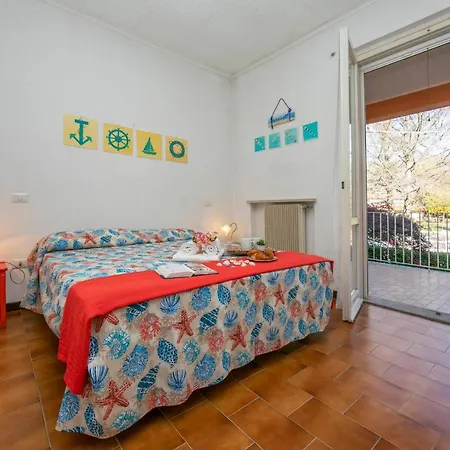 Sleeps 4 Pool Apartment