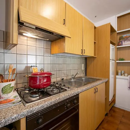 Sleeps 4 Pool * Ispra